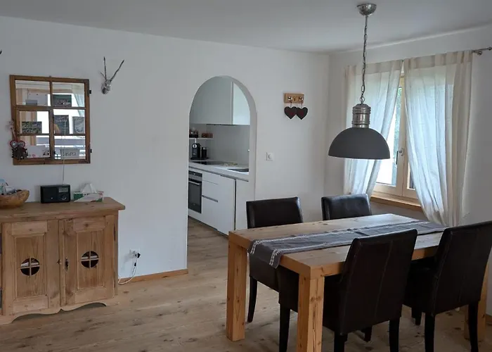 Wunderschoene 3 Zimmerwohnung Mit Bergblick In Celerina