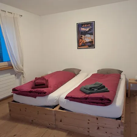 Wunderschoene 3 Zimmerwohnung Mit Bergblick In Celerina סלרינה